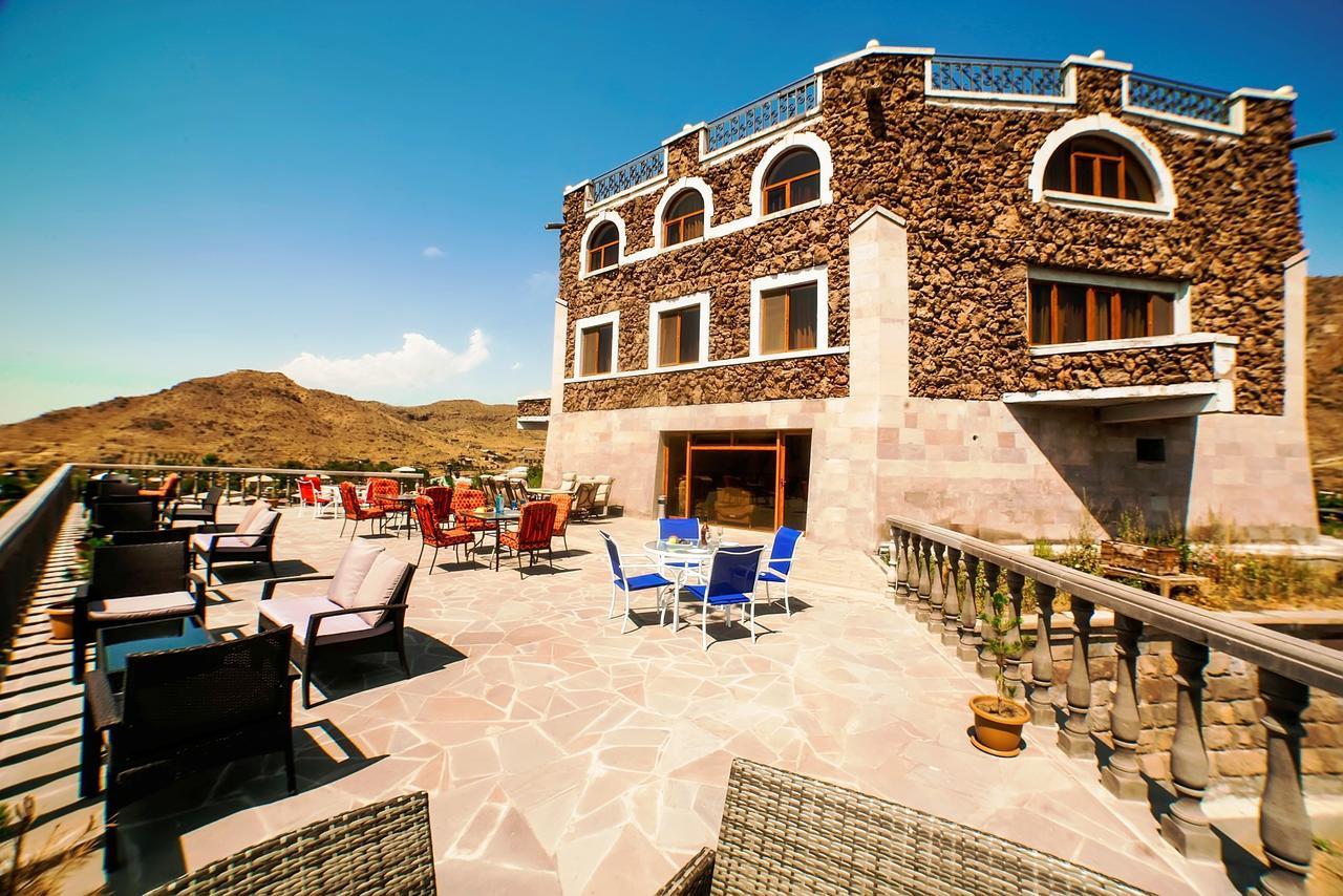 Amrots Hotel Vajk Buitenkant foto