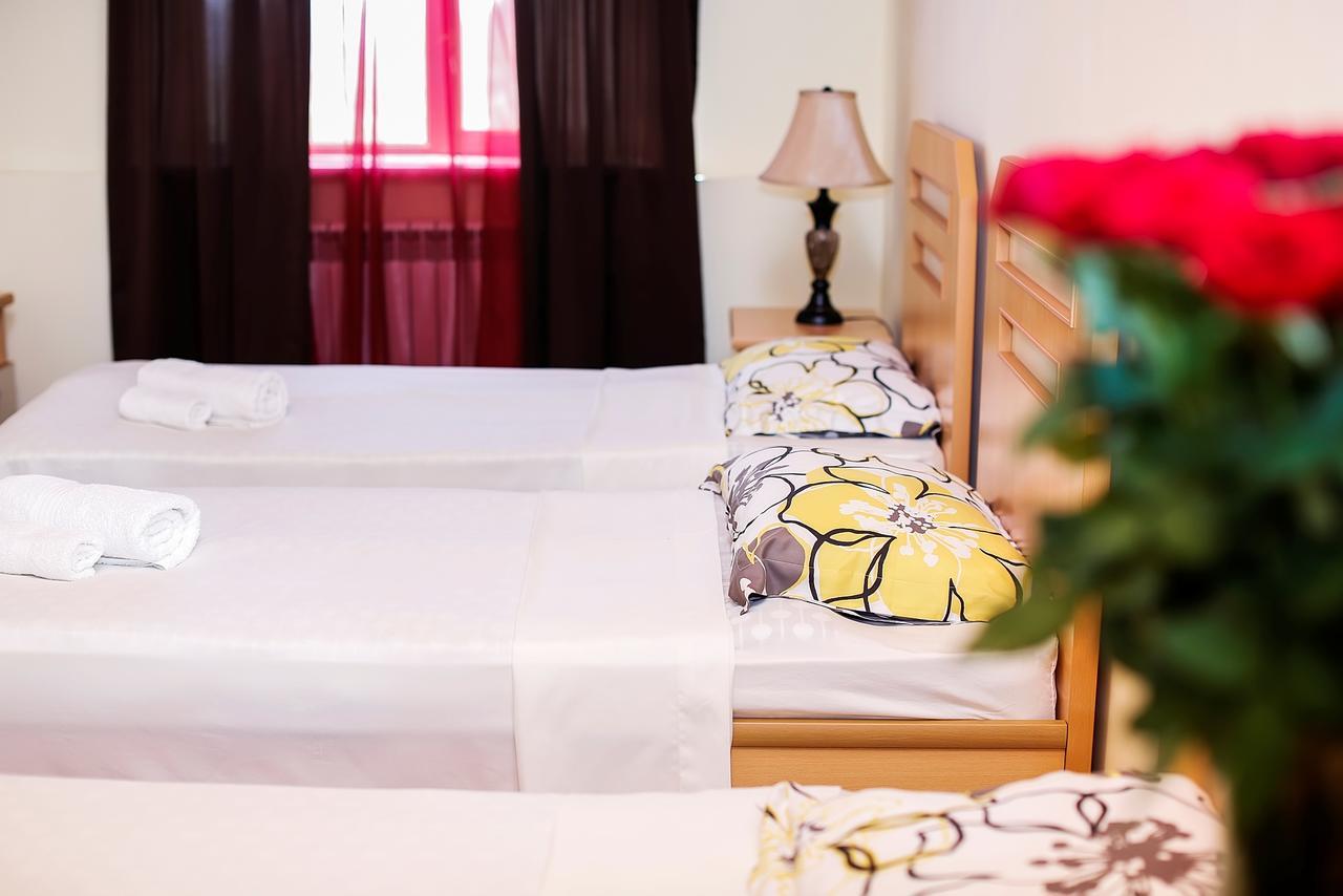 Amrots Hotel Vajk Buitenkant foto