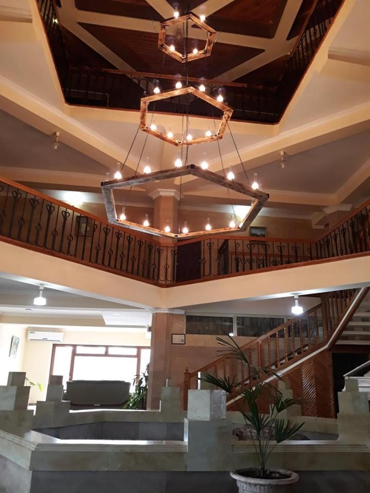 Amrots Hotel Vajk Buitenkant foto